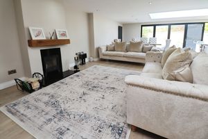 ASPEN CLOSE- click for photo gallery